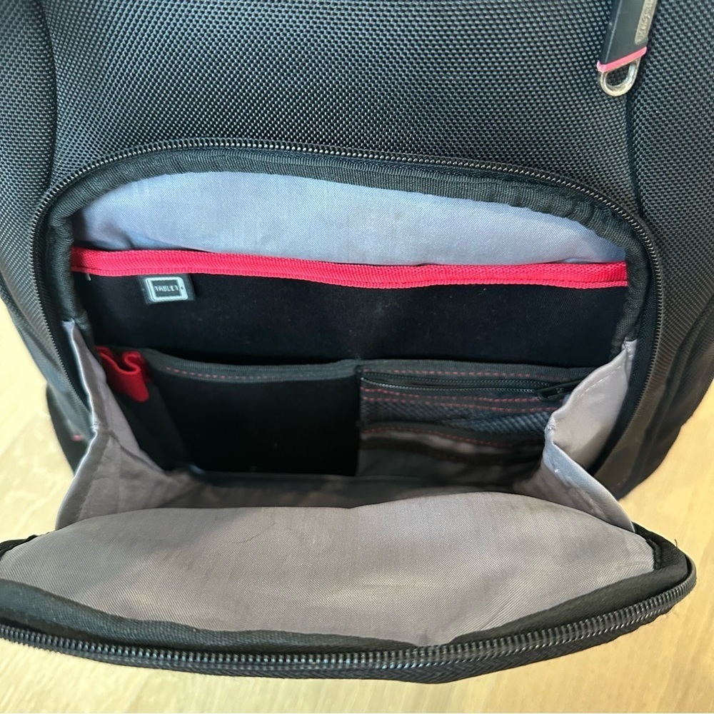 Samsonite Laptop Backpack Travel Work Office Black Pockets Zip TSA EUC - Picture 8 of 16